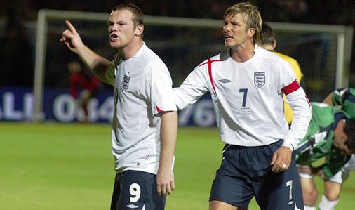 Beckham động viên Rooney sau vụ 'Paul Scholes'